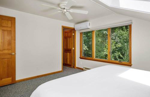 Lake house w/ indr pool and jacuzzi - Foto 7