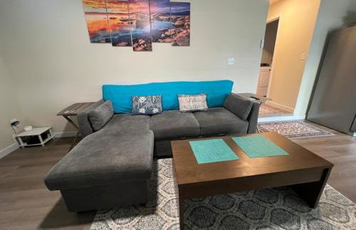 Peaceful Lakeside Retreat - Cozy 3BR Waterfront Home - Foto 31