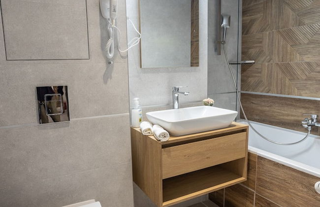 K46 Residence - Photo 49