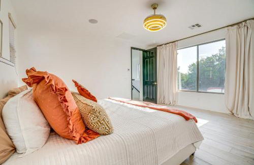 Relax Poolside! Home 6 Mi to Camelback Ranch - Foto 25