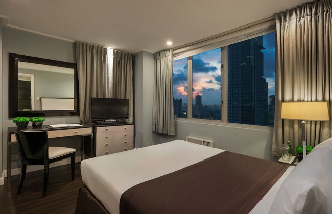 Astoria Plaza - Photo 25