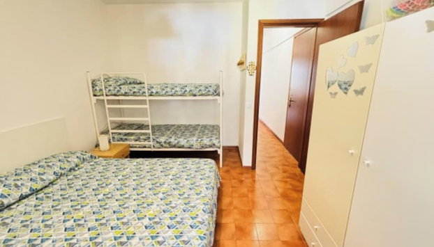 Flat With Terrace Overlooking the Pool - Beahost - Foto 3, Habitación