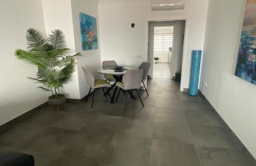 Stunning 2 bedroom apartment with full view of the sea and marina , full sun - Foto 6