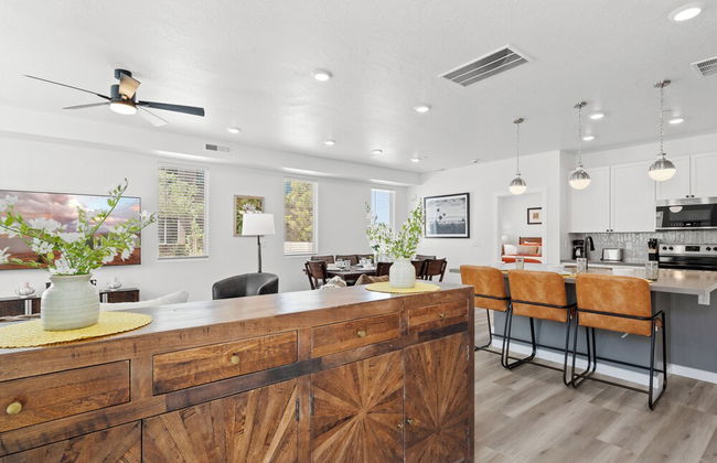 Touch of Class Stunning 5 Bdr! - Photo 14