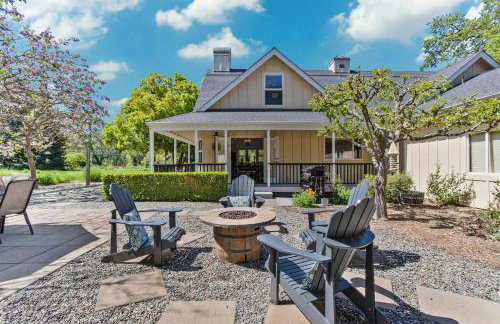 Charming 4BR Wine Country Getaway with Spa & Firepit - Foto 52