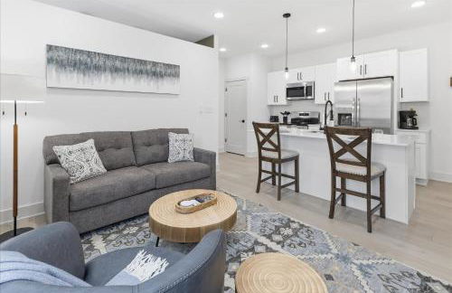 Brand New 5BR house & Carriage House near Downtown - Foto 16