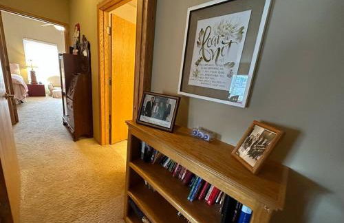 BEAUTIFUL COZY CONDO with POOLS/GYM-SELF CHECK-IN - Foto 32