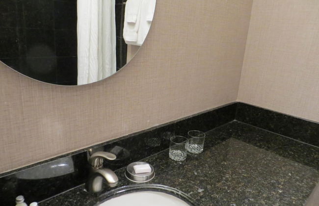 7 Springs Inn & Suites - Photo 30