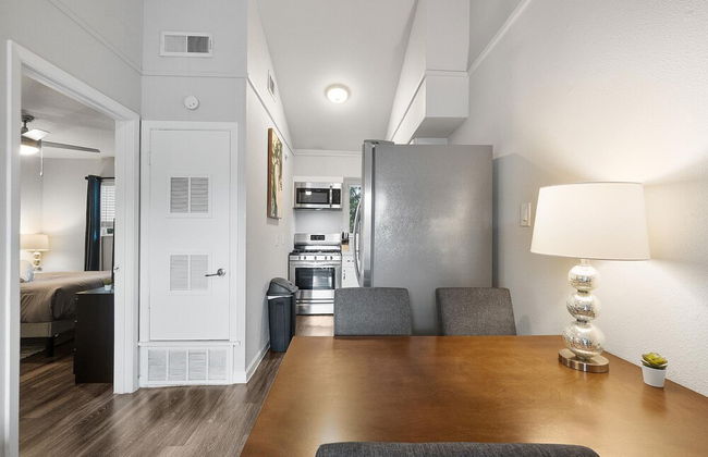 Stylish 1BR Zilker Evonify - Photo 30