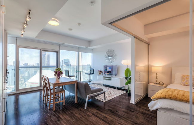 Maple Leaf Square - Photo 40