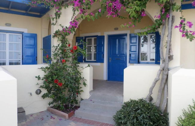 Santorious Cavehouse - Photo 29