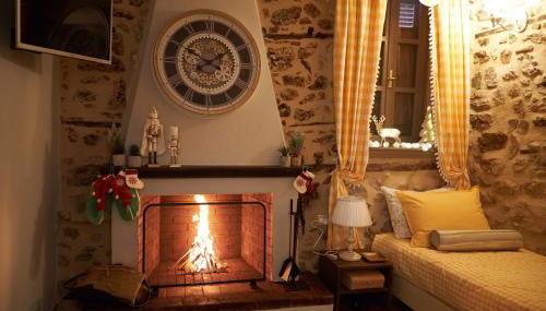 Dandy Villas Dimitsana - a family ideal charming home in a quaint historic neighborhood - 2 fireplaces for romantic nights - Foto 2