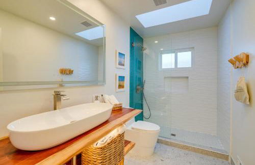 Seaside Home with Hot Tub and Patio Close to Beaches! - Foto 19