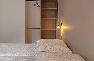 Cœur de ville, spacieux appartement rez de jardin - Photo 8