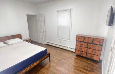 Newly renovated furnished home - Photo 15