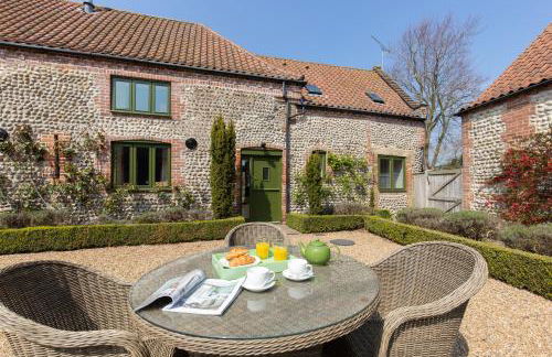 Long Barn, Rookery Farm - Photo 1