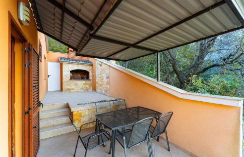 Cozy Apartment In Modric With Wifi - Photo 3