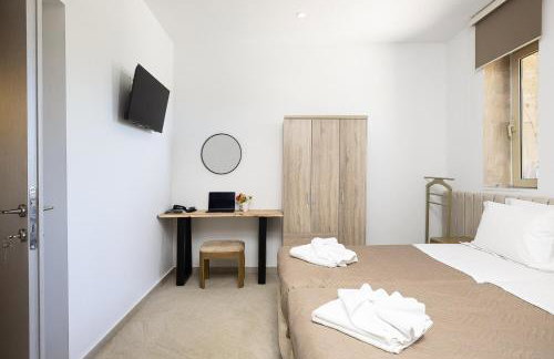 Villa Pasiphae - With Private Heated Pool - Photo 37