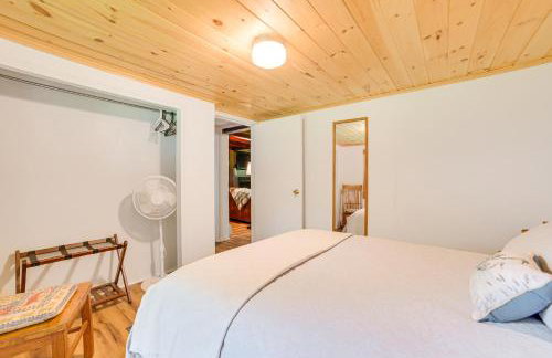 Cozy Harbor Springs Vacation Rental, 13 Mi to Town - Foto 21