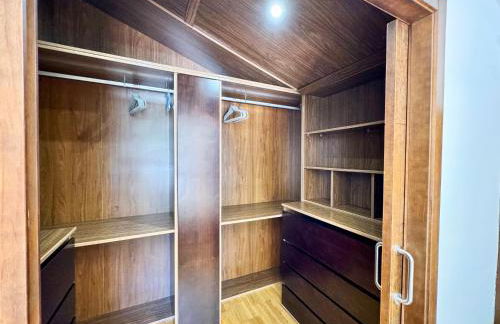 Casa familiar junto al Lago de la Encantada con zona de juegos, BBQ y cine - Foto 12