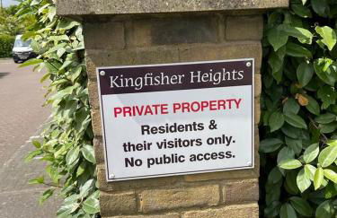 Modern Beautiful Gated Two Bed Apartment - Foto 27