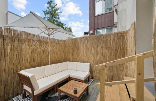 Gemütliches Apartment - hochwertiges Boxspringbett, privater Parkplatz, Terrasse, komplette Küche, WLAN, 40 Zoll HD TV - Foto 3