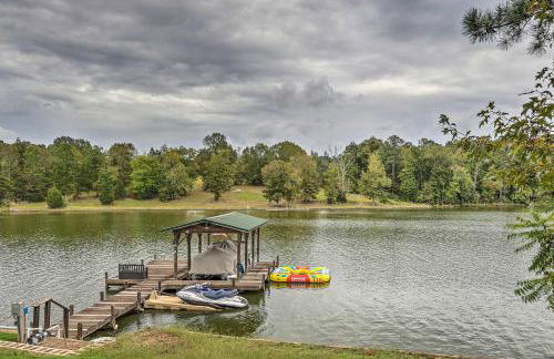 Waterfront Greenwood Getaway with Deck and Grill! - Foto 19