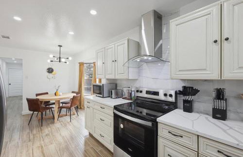 Best of Desoto 4BR, 3BA with Pool, HotTub, Cinema - Foto 18