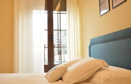 APARTAMENTO PUERTA DE CÓRDOBA- Exterior con balcones - Foto 14