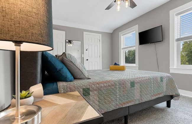 Lazy River Villa - Hottub Fenced Yard Sleeps 11 - Foto 20