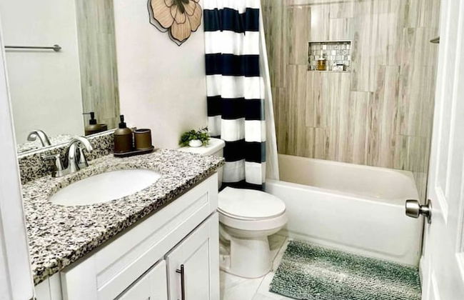 Quiet Spacious Home Close to Clearwater Beaches - Photo 25