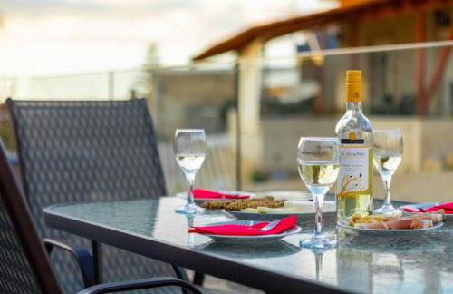 Marilena Natural Stone House, By Hellocrete - Foto 7