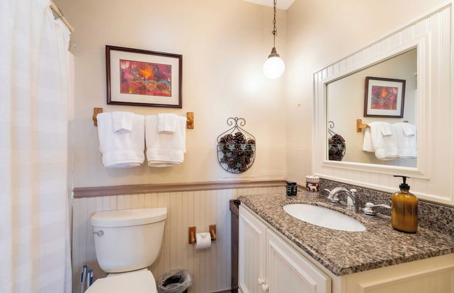 Deck w/ Forest Views, Ping Pong Blue Ridge Mtn Escape Ash Vale by Avantstay - Foto 27