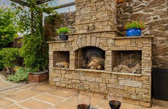 Silver Stag Properties Large 4 bed Property - Photo 11