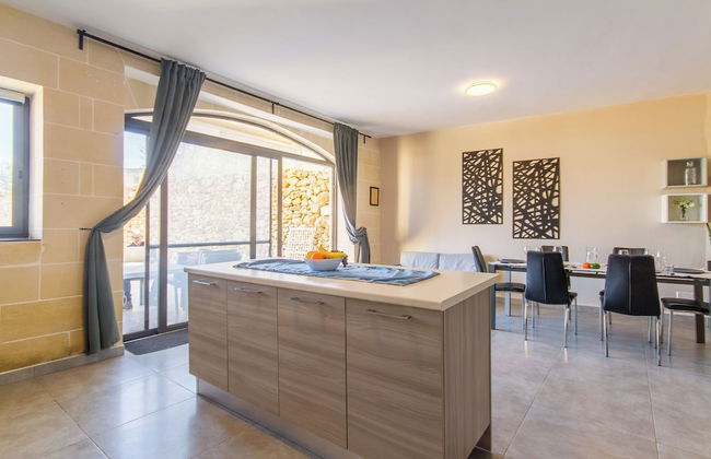 Ta'Siku Gozitan villa + Pool & hot tub - Foto 24