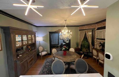 4 BR Luxurious-Gem Mansion in Heart of Denver - Foto 19