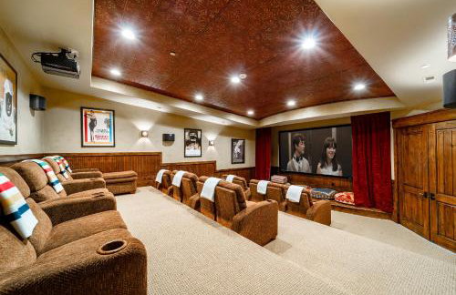 8 Bedroom Deer Valley Masterpiece with endless views. Theater hot tub game room ski-inout - Photo 41