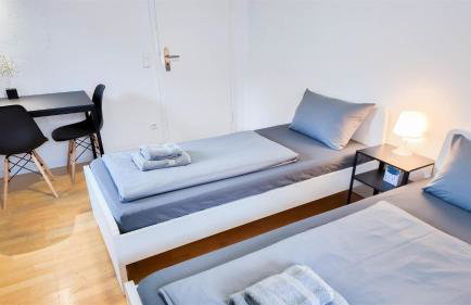 ALFA Apartment Esslingen City Altstadt nahe Stuttgart Messe I 3 Zimmer 5 Betten I Bad I Küche l WIFI & SmartTV I 3BR 5 Beds I Bathroom I Kitchen - Foto 17