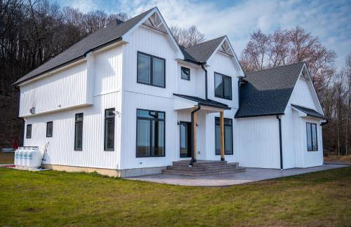 New Farmhouse, King Beds, Game Room, Hot Tub & View! - Foto 73