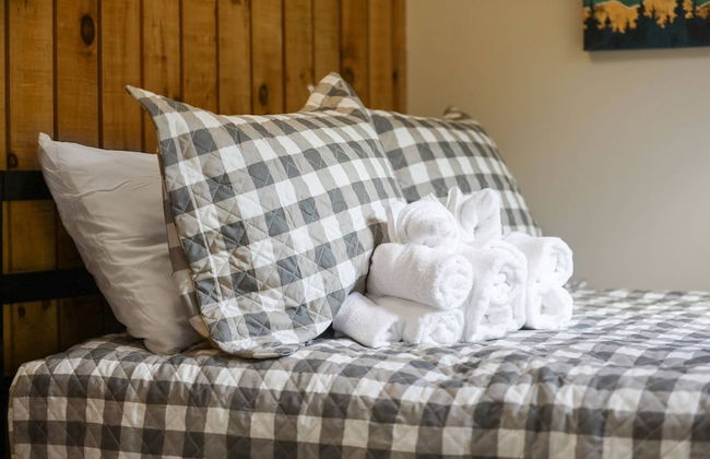 Valley Escape - Photo 26