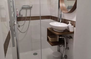 Lemon Tree House Coimbra - Courtyard garden with city views - Foto 13