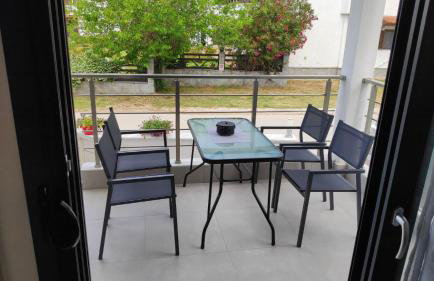 Amber Blue - Photo 4