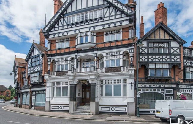 Stunning Character House In The Centre of Henley - Photo 18