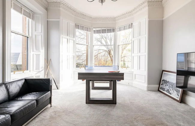 Stunning 5 Bedroom Large Apartment With Parking - Foto 34