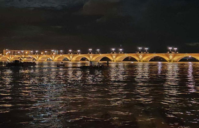 Tour nocturno por Burdeos - Foto 1