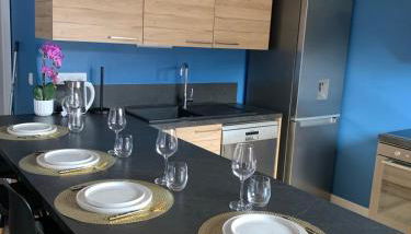 Chaleureux T4,Netflix, petit déjeuner offert, boisson rafraîchissante pour la bienvenue, repas du soir fondue, raclette sur demande possibilité de le réserver à la semaine, contactez-nous en privé - Foto 3