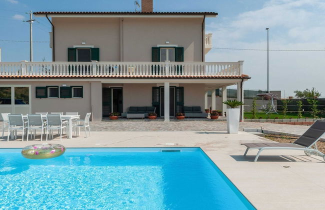 Belvilla by OYO Villa Intera 12 Pax - Photo 27