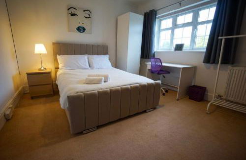 Stunning 7-Bed Home in Lichfield - Foto 3