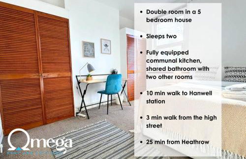 Double Room with a shared Kitchen and bathroom in a 5-Bedroom House at Hanwell - Photo 1