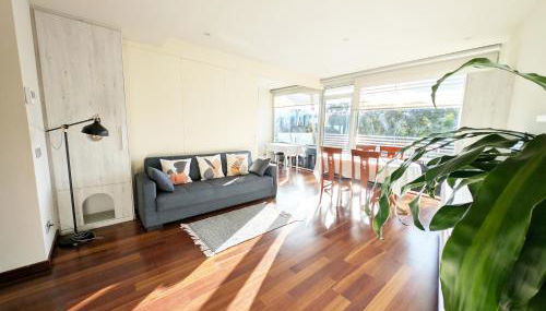 Spacious 2 Bedroom Apartment with Terraces Pool and Parking near the Beach - Foto 4